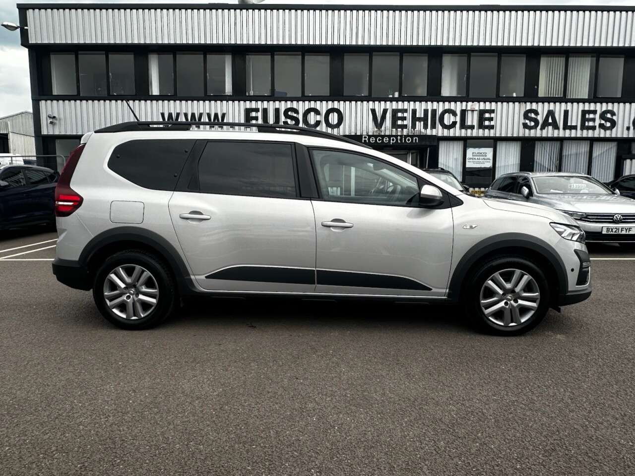 A 2022 DACIA JOGGER 1.0 TCe Comfort MPV 5dr Petrol Manual Euro 6 (s/s) (110 ps) 7 Seats, Revers A 2022 DACIA JOGGER 1.0 TCe Comfort MPV 5dr Petrol Manual Euro 6 (s/s) (110 ps) 7 Seats, Revers