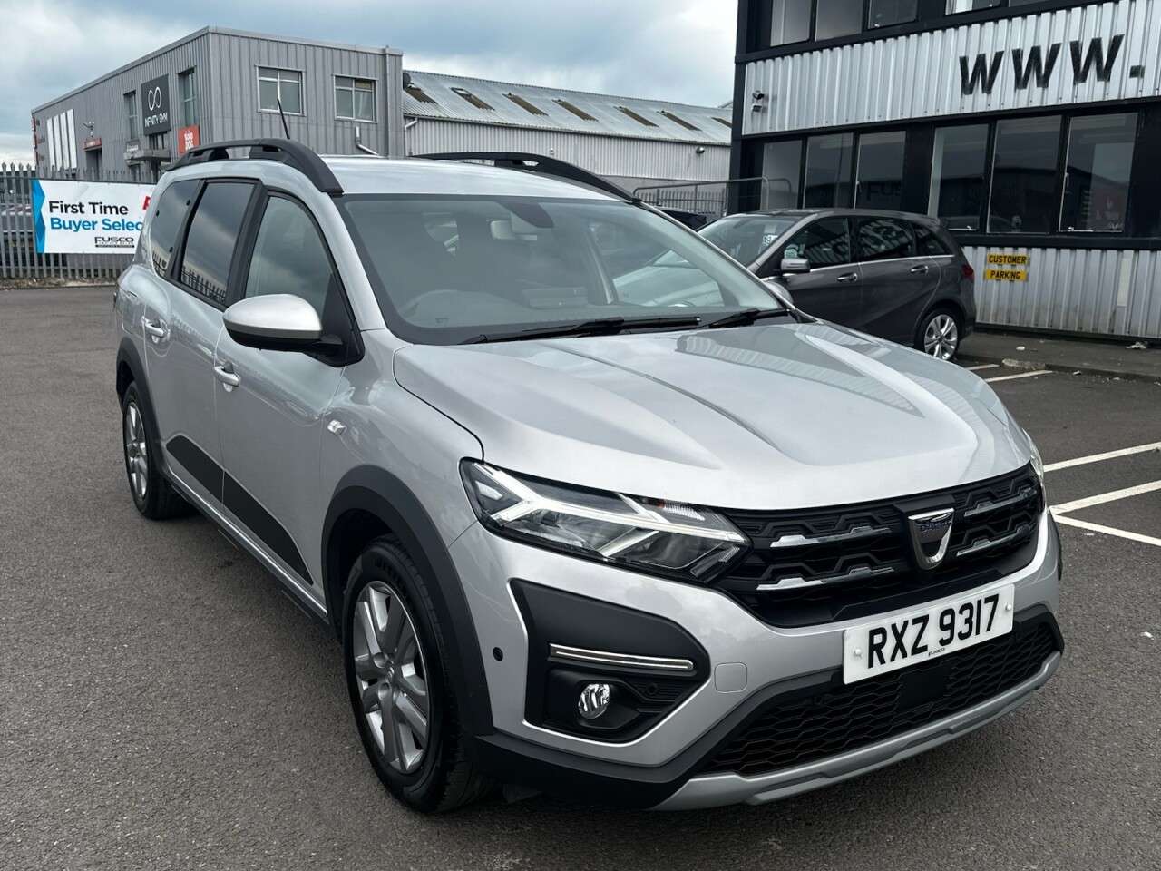 A 2022 DACIA JOGGER 1.0 TCe Comfort MPV 5dr Petrol Manual Euro 6 (s/s) (110 ps) 7 Seats, Revers A 2022 DACIA JOGGER 1.0 TCe Comfort MPV 5dr Petrol Manual Euro 6 (s/s) (110 ps) 7 Seats, Revers