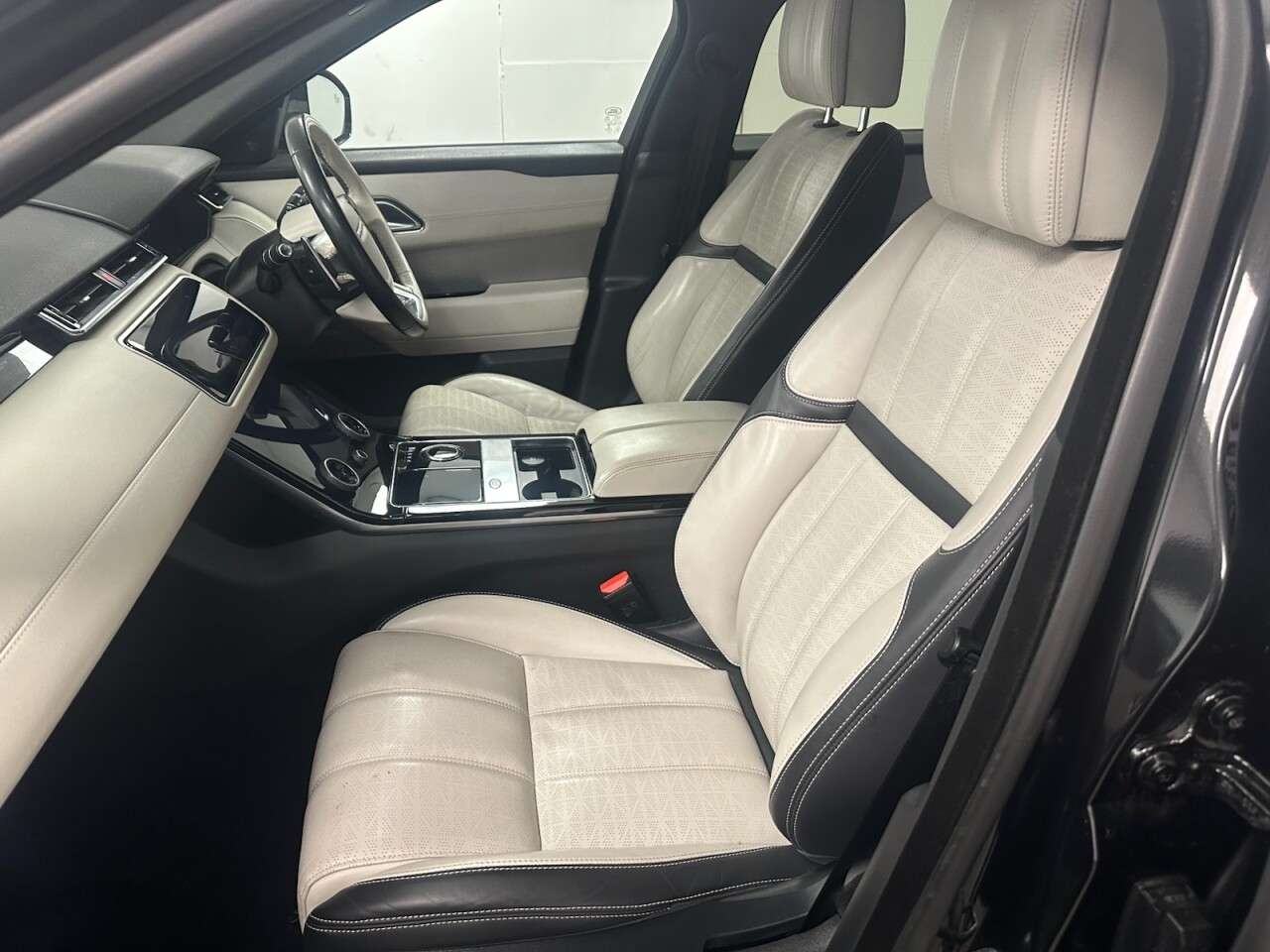 2019 LAND ROVER RANGE ROVER VELAR 2019 LAND ROVER RANGE ROVER VELAR