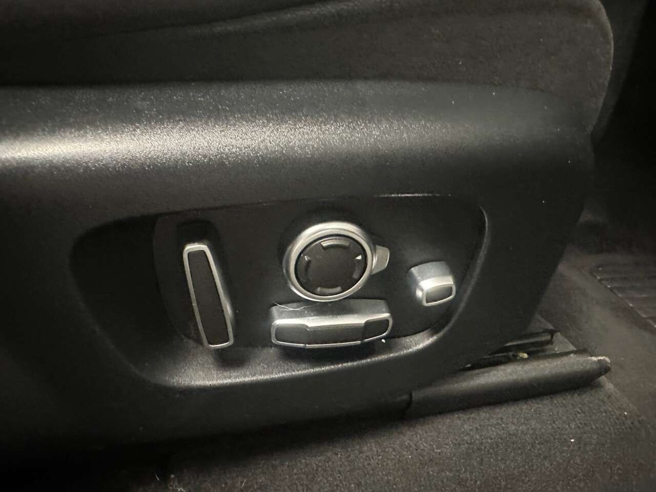 2019 LAND ROVER RANGE ROVER VELAR 2019 LAND ROVER RANGE ROVER VELAR