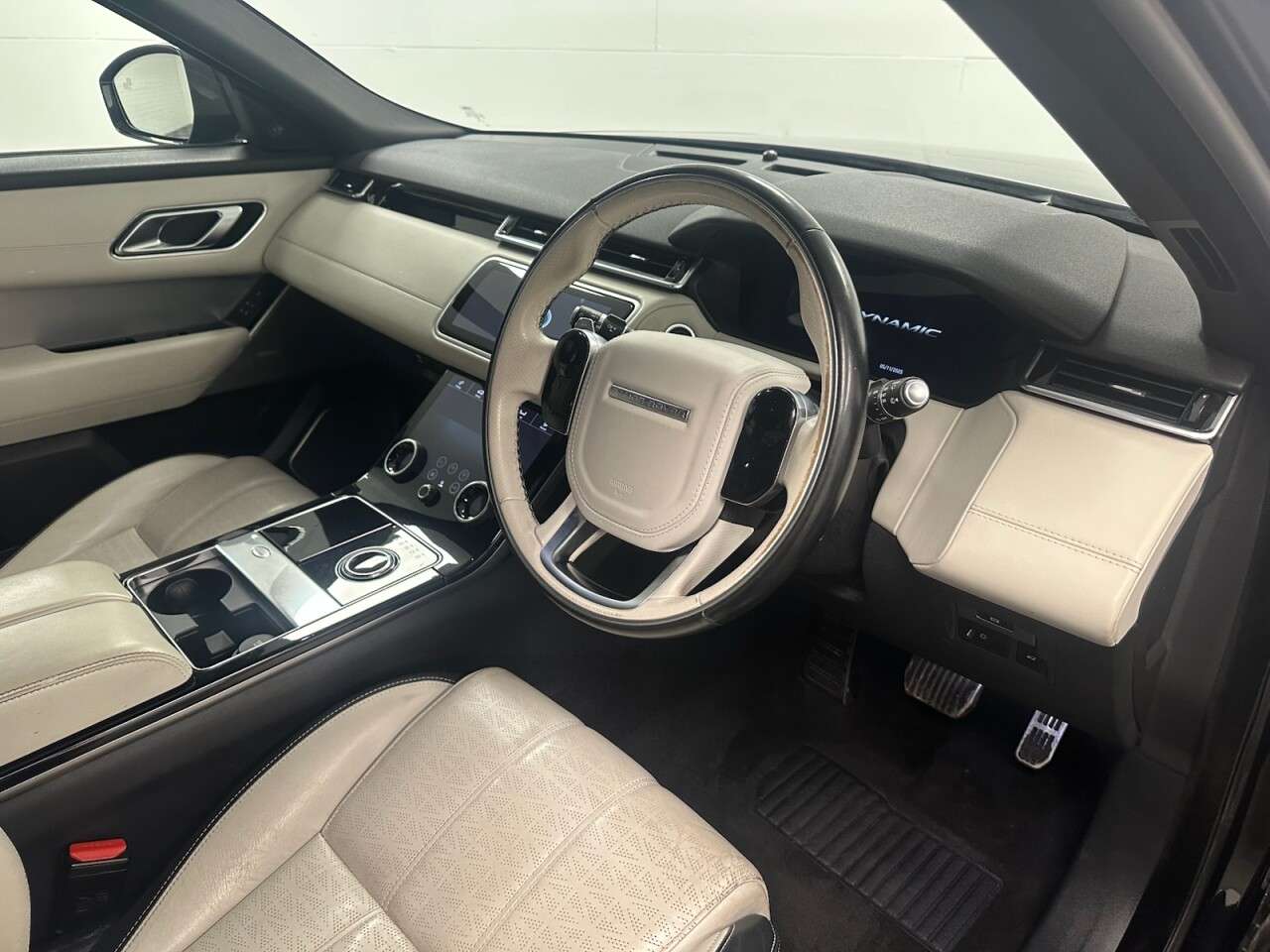 2019 LAND ROVER RANGE ROVER VELAR 2019 LAND ROVER RANGE ROVER VELAR