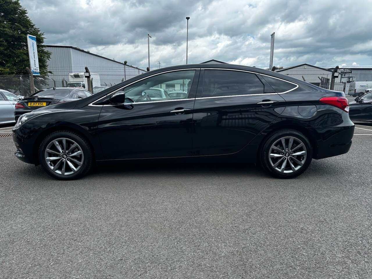A 2018 HYUNDAI I40 1.6 CRDi SE Nav Saloon 4dr Diesel Manual Euro 6 (s/s) (136 ps) GOOD SERVICE A 2018 HYUNDAI I40 1.6 CRDi SE Nav Saloon 4dr Diesel Manual Euro 6 (s/s) (136 ps) GOOD SERVICE