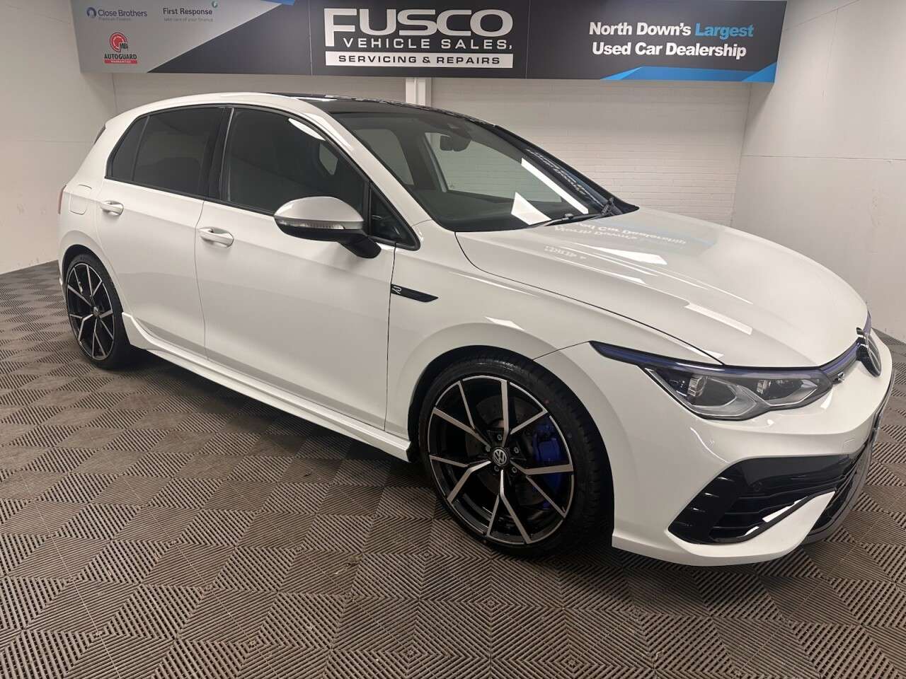 A 2023 VOLKSWAGEN GOLF 2.0 TSI R Hatchback 5dr Petrol DSG 4Motion Euro 6 (s/s) (320 ps) Pan Roof U A 2023 VOLKSWAGEN GOLF 2.0 TSI R Hatchback 5dr Petrol DSG 4Motion Euro 6 (s/s) (320 ps) Pan Roof U