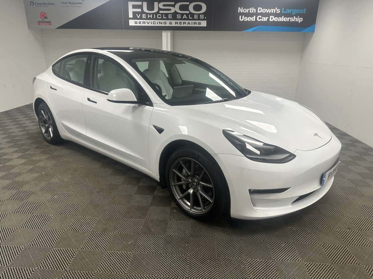 A 2021 TESLA MODEL 3 (Dual Motor) Long Range Saloon 4dr Electric Auto 4WDE (346 ps) 1 Owner, Vir A 2021 TESLA MODEL 3 (Dual Motor) Long Range Saloon 4dr Electric Auto 4WDE (346 ps) 1 Owner, Vir
