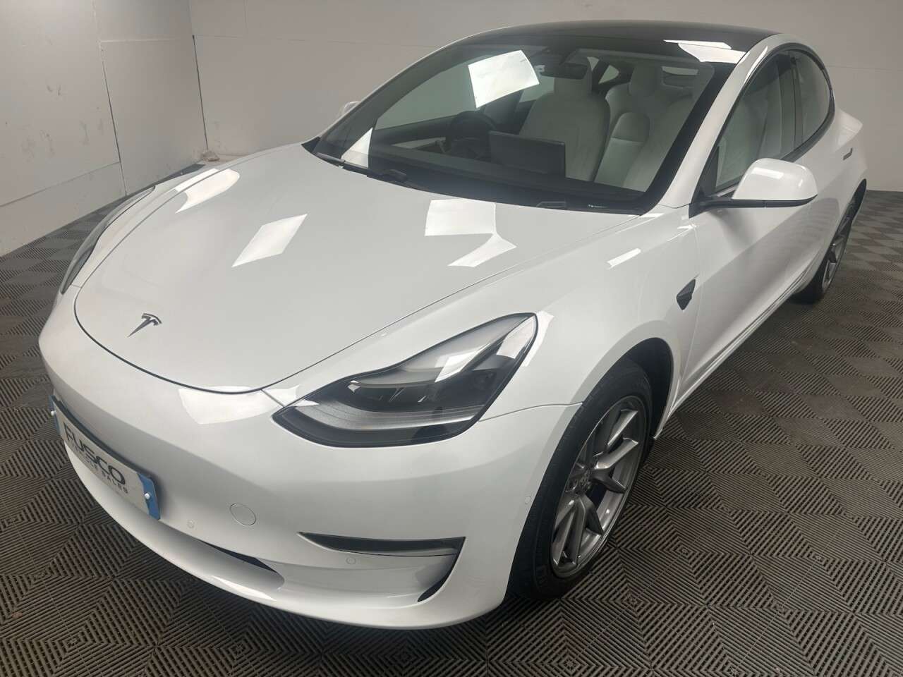 A 2021 TESLA MODEL 3 (Dual Motor) Long Range Saloon 4dr Electric Auto 4WDE (346 ps) 1 Owner, Vir A 2021 TESLA MODEL 3 (Dual Motor) Long Range Saloon 4dr Electric Auto 4WDE (346 ps) 1 Owner, Vir