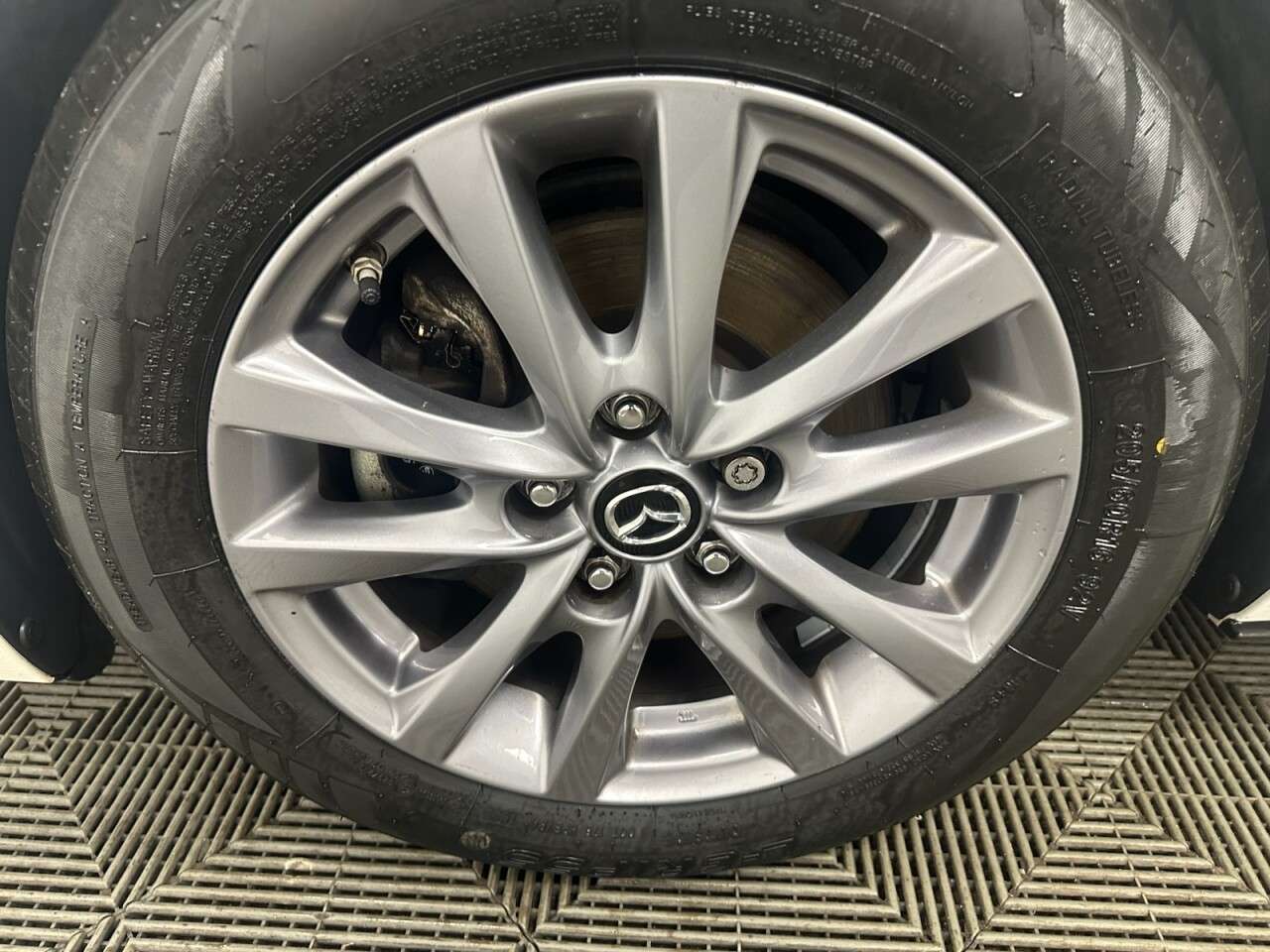 A 2021 MAZDA MAZDA3 2.0 e-SKYACTIV-G MHEV SE-L Hatchback 5dr Petrol Manual Euro 6 (s/s) (122 ps A 2021 MAZDA MAZDA3 2.0 e-SKYACTIV-G MHEV SE-L Hatchback 5dr Petrol Manual Euro 6 (s/s) (122 ps