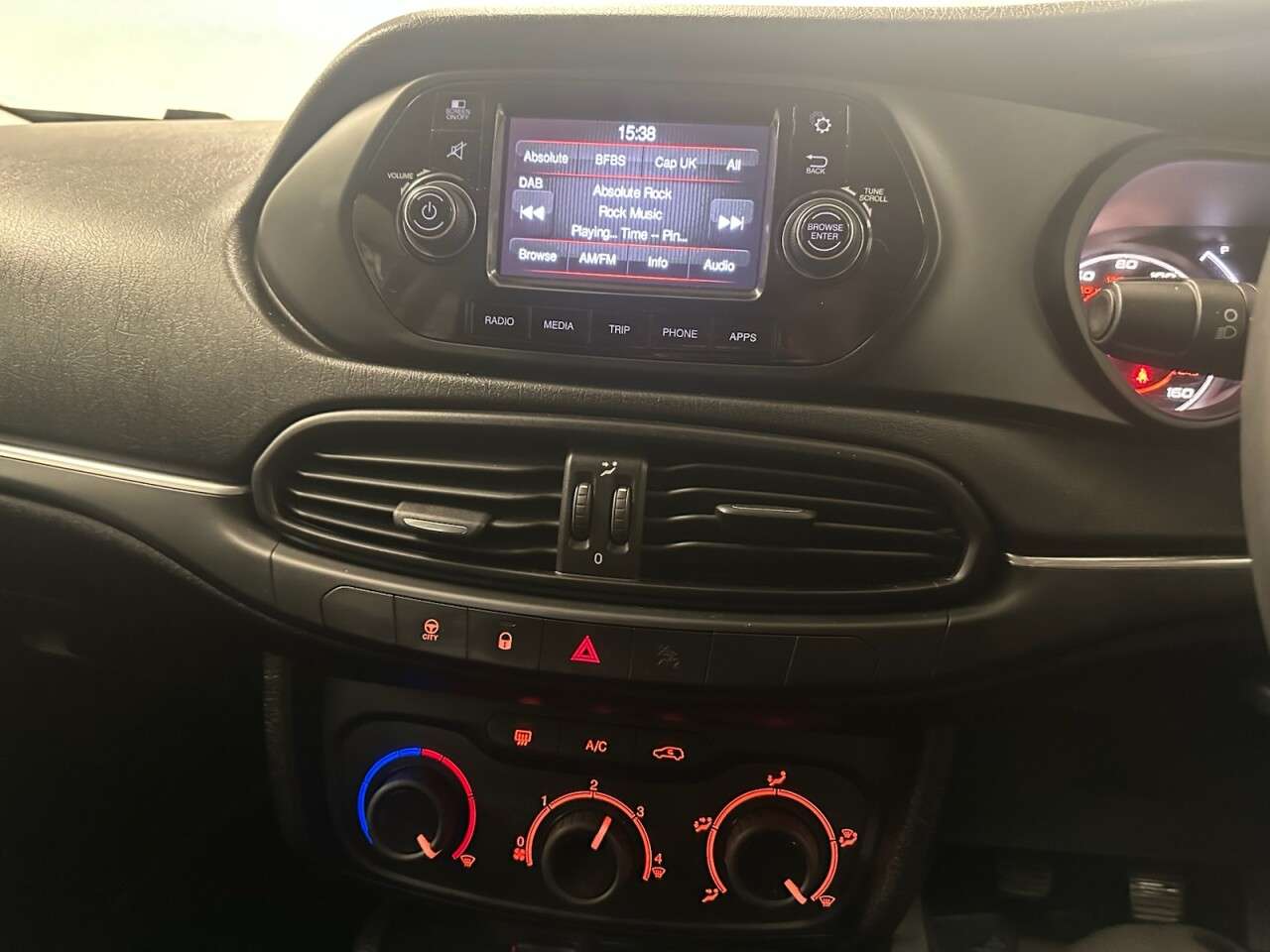 2017 FIAT TIPO 2017 FIAT TIPO