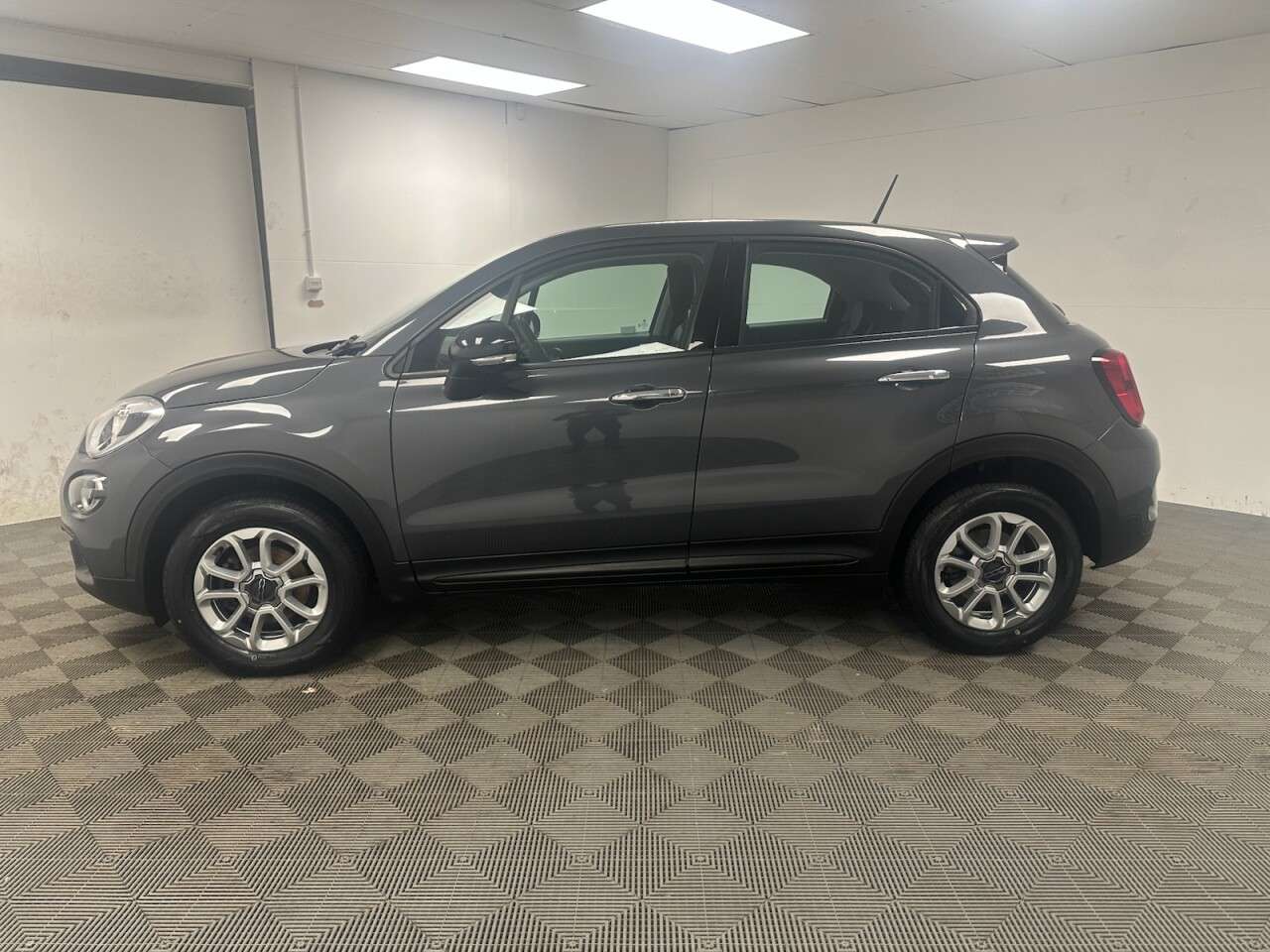 A 2019 FIAT 500X 1.0 FireFly Turbo Urban SUV 5dr Petrol Manual Euro 6 (s/s) (120 bhp) Apple A 2019 FIAT 500X 1.0 FireFly Turbo Urban SUV 5dr Petrol Manual Euro 6 (s/s) (120 bhp) Apple
