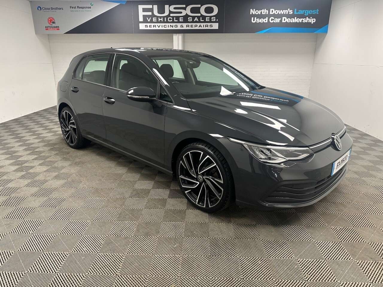 A 2023 VOLKSWAGEN GOLF 1.5 TSI Life Hatchback 5dr Petrol Manual Euro 6 (s/s) (130 ps) 19" Upgrade A 2023 VOLKSWAGEN GOLF 1.5 TSI Life Hatchback 5dr Petrol Manual Euro 6 (s/s) (130 ps) 19" Upgrade
