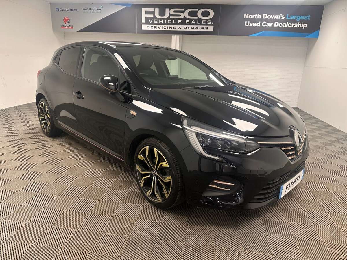 Check out this Renault Clio 2021 Petrol Manual