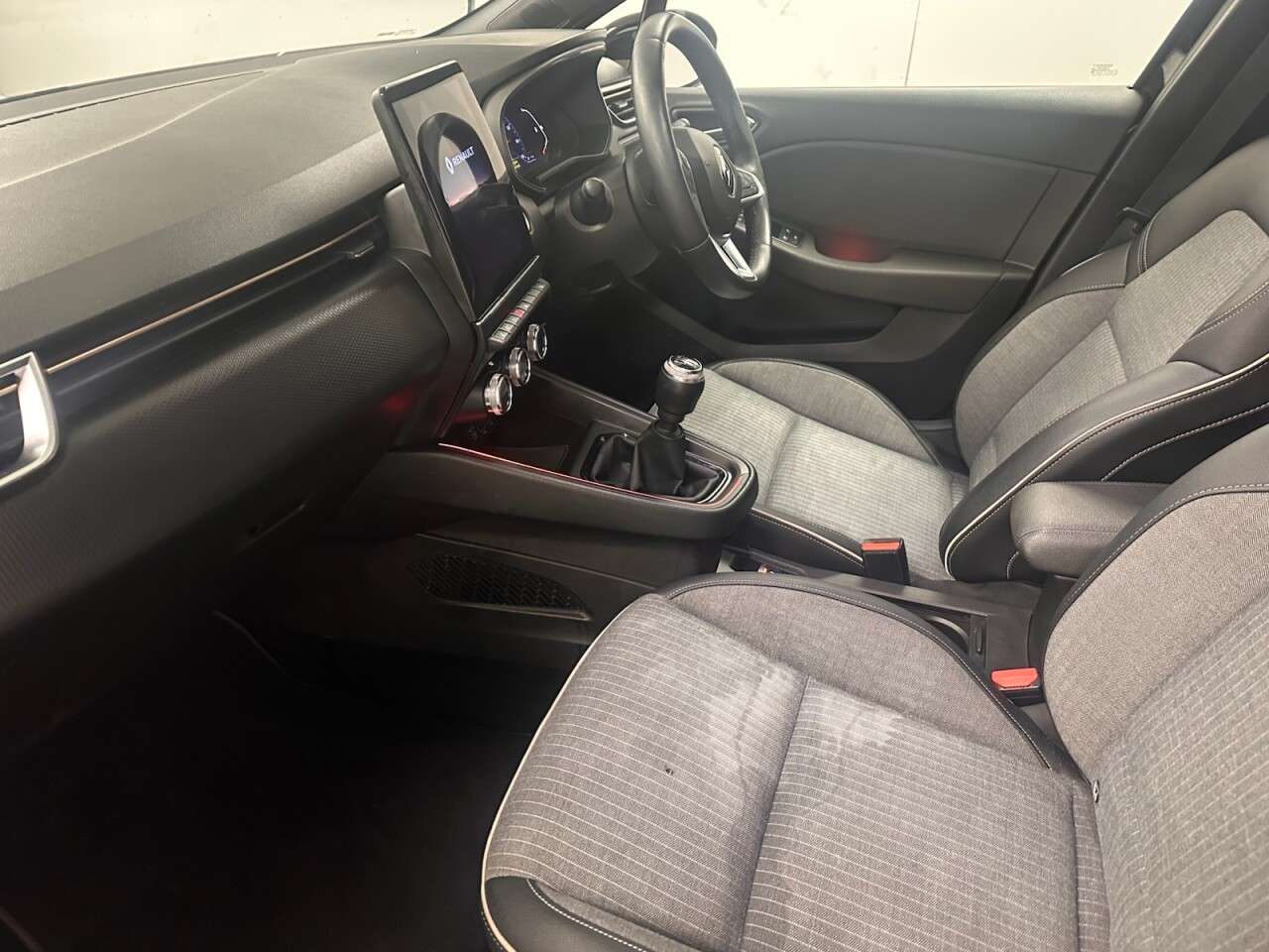 2021 RENAULT CLIO 2021 RENAULT CLIO