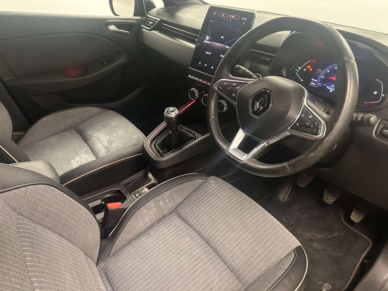 2021 RENAULT CLIO 2021 RENAULT CLIO