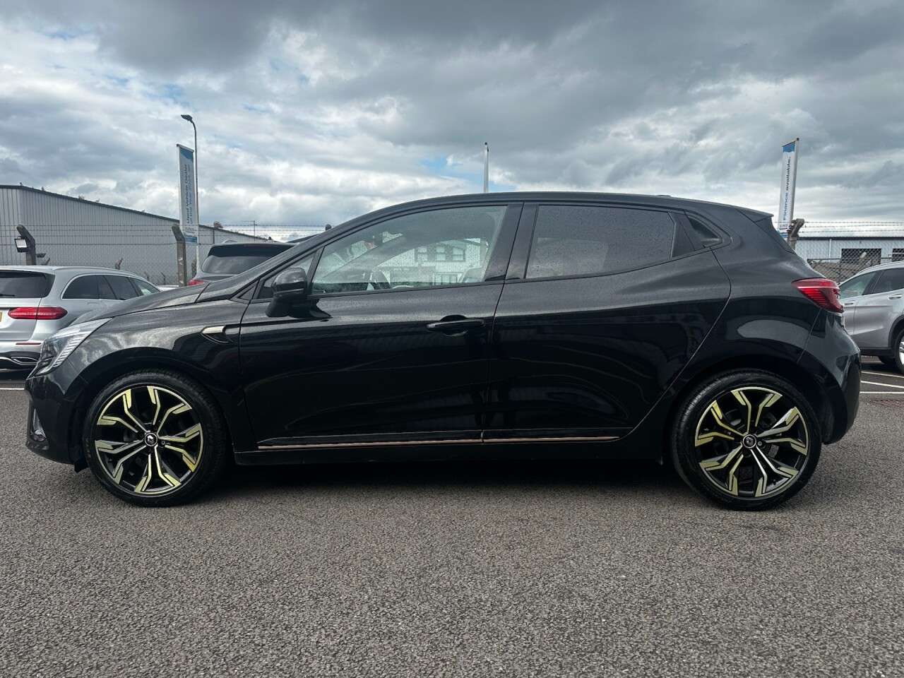 A 2021 RENAULT CLIO 1.0 TCe Lutecia Hatchback 5dr Petrol Manual Euro 6 (s/s) (90 ps) Apple Car A 2021 RENAULT CLIO 1.0 TCe Lutecia Hatchback 5dr Petrol Manual Euro 6 (s/s) (90 ps) Apple Car