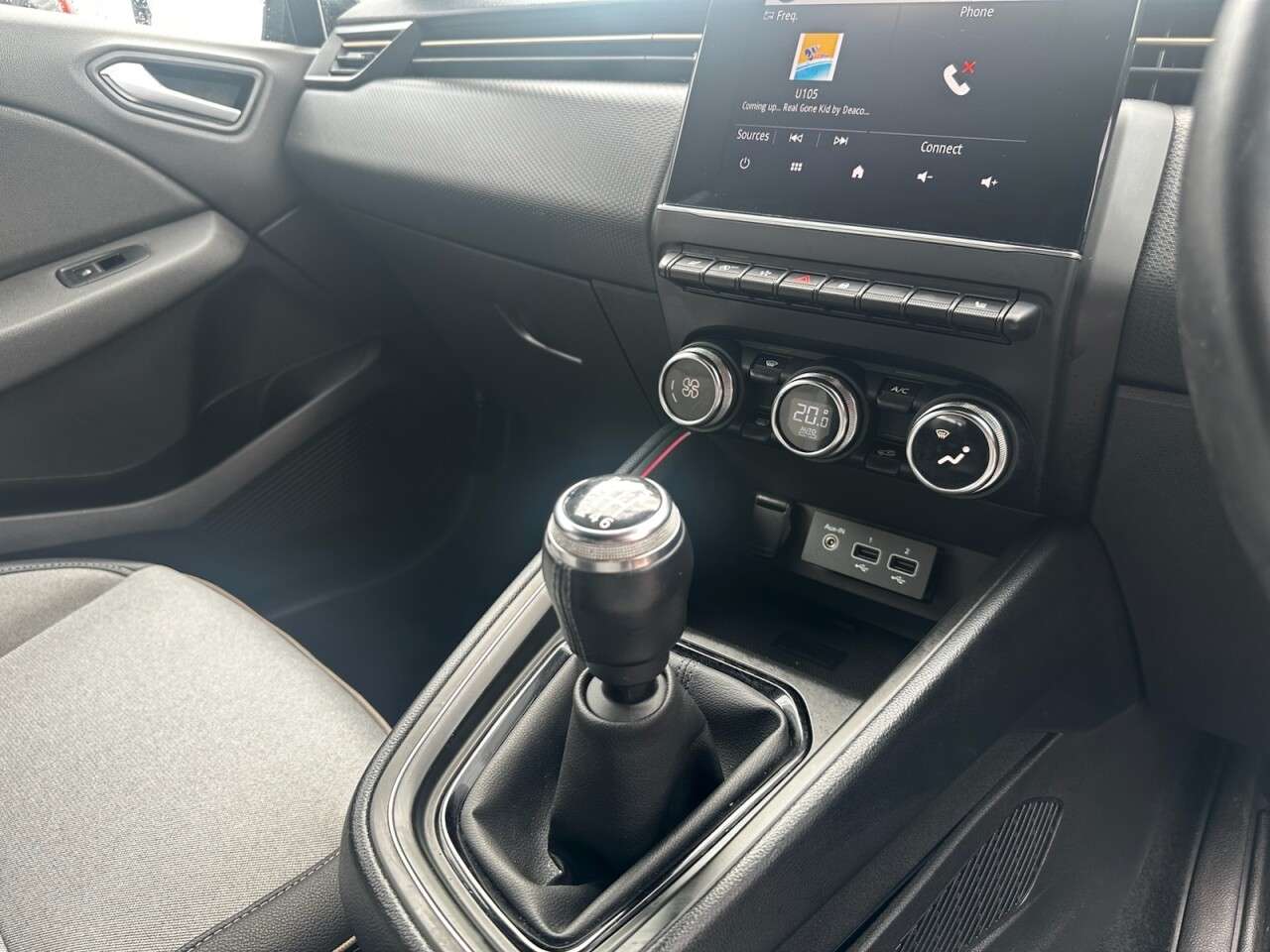 2021 RENAULT CLIO 2021 RENAULT CLIO