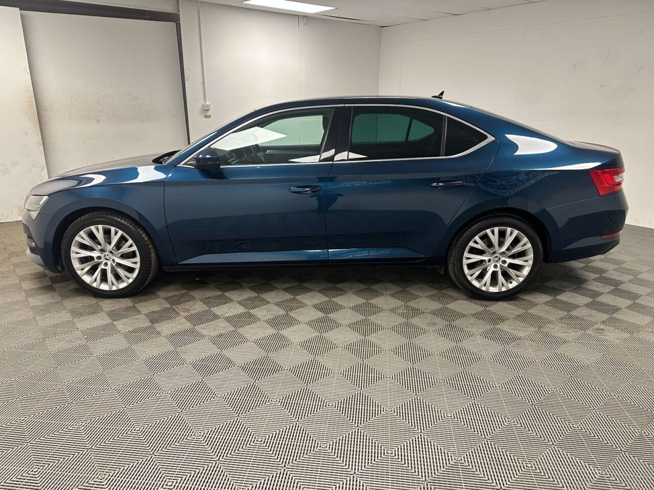 2021 SKODA SUPERB 2021 SKODA SUPERB