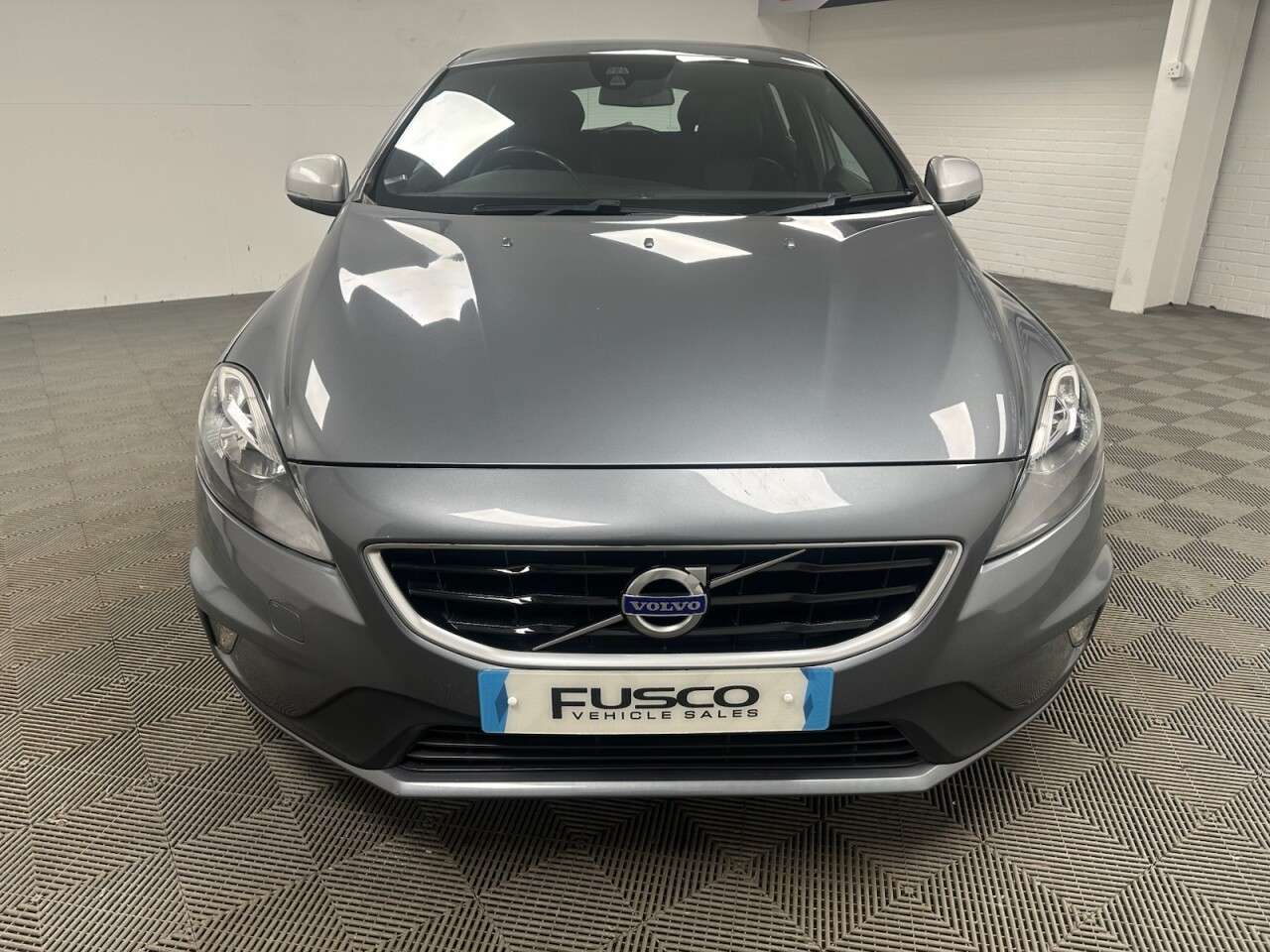 A 2016 VOLVO V40 2.0 D4 R-Design Nav Hatchback 5dr Diesel Auto Euro 6 (s/s) (190 ps) Good Se A 2016 VOLVO V40 2.0 D4 R-Design Nav Hatchback 5dr Diesel Auto Euro 6 (s/s) (190 ps) Good Se