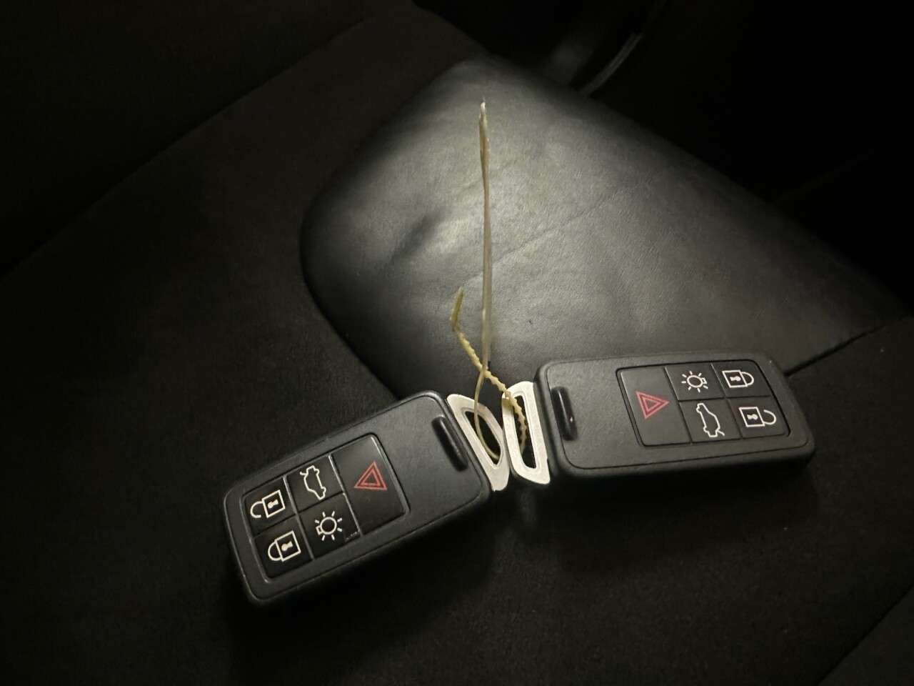 2016 VOLVO V40 2016 VOLVO V40