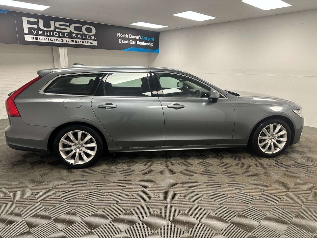 2019 VOLVO V90 2019 VOLVO V90