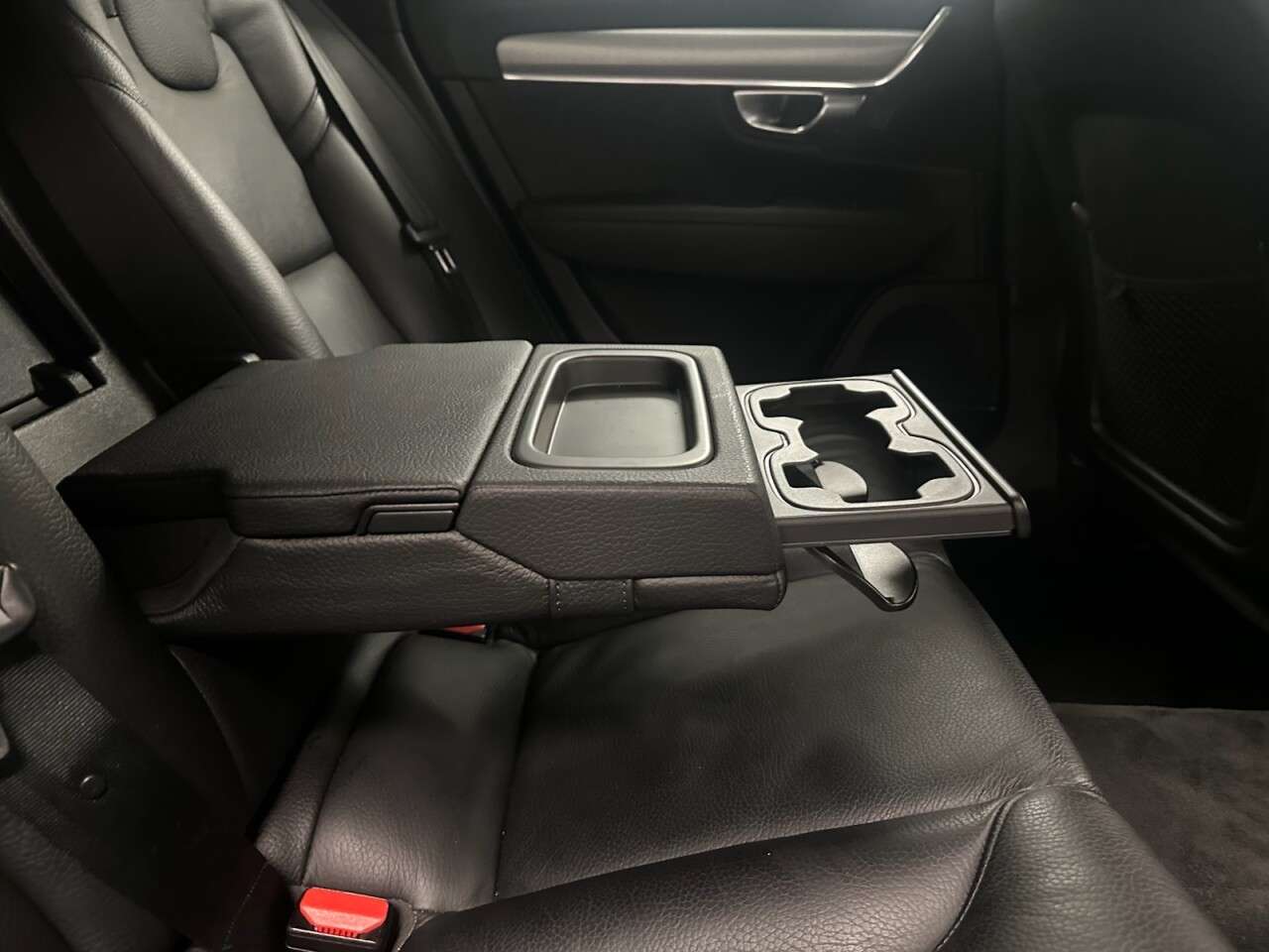 2019 VOLVO V90 2019 VOLVO V90