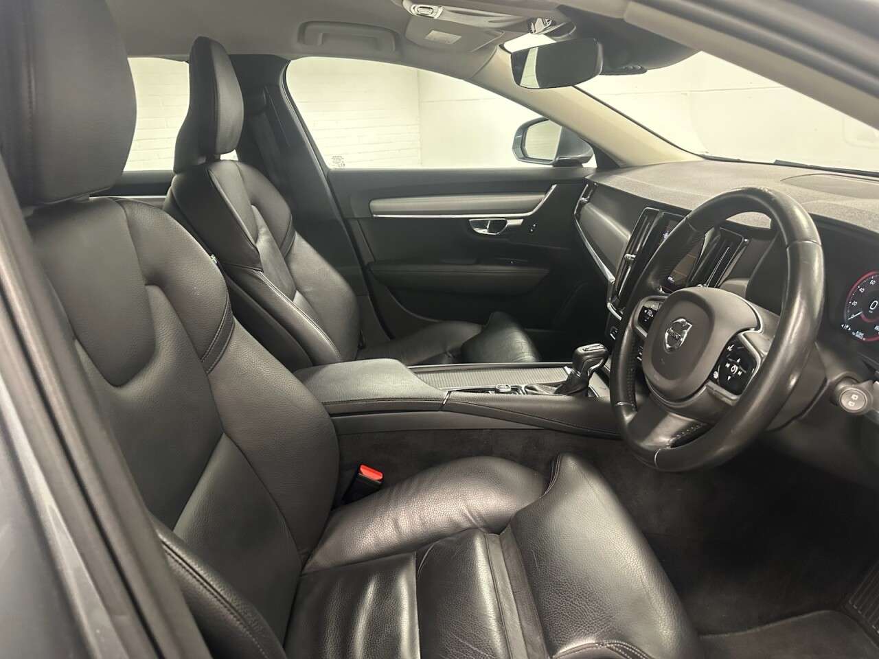 2019 VOLVO V90 2019 VOLVO V90