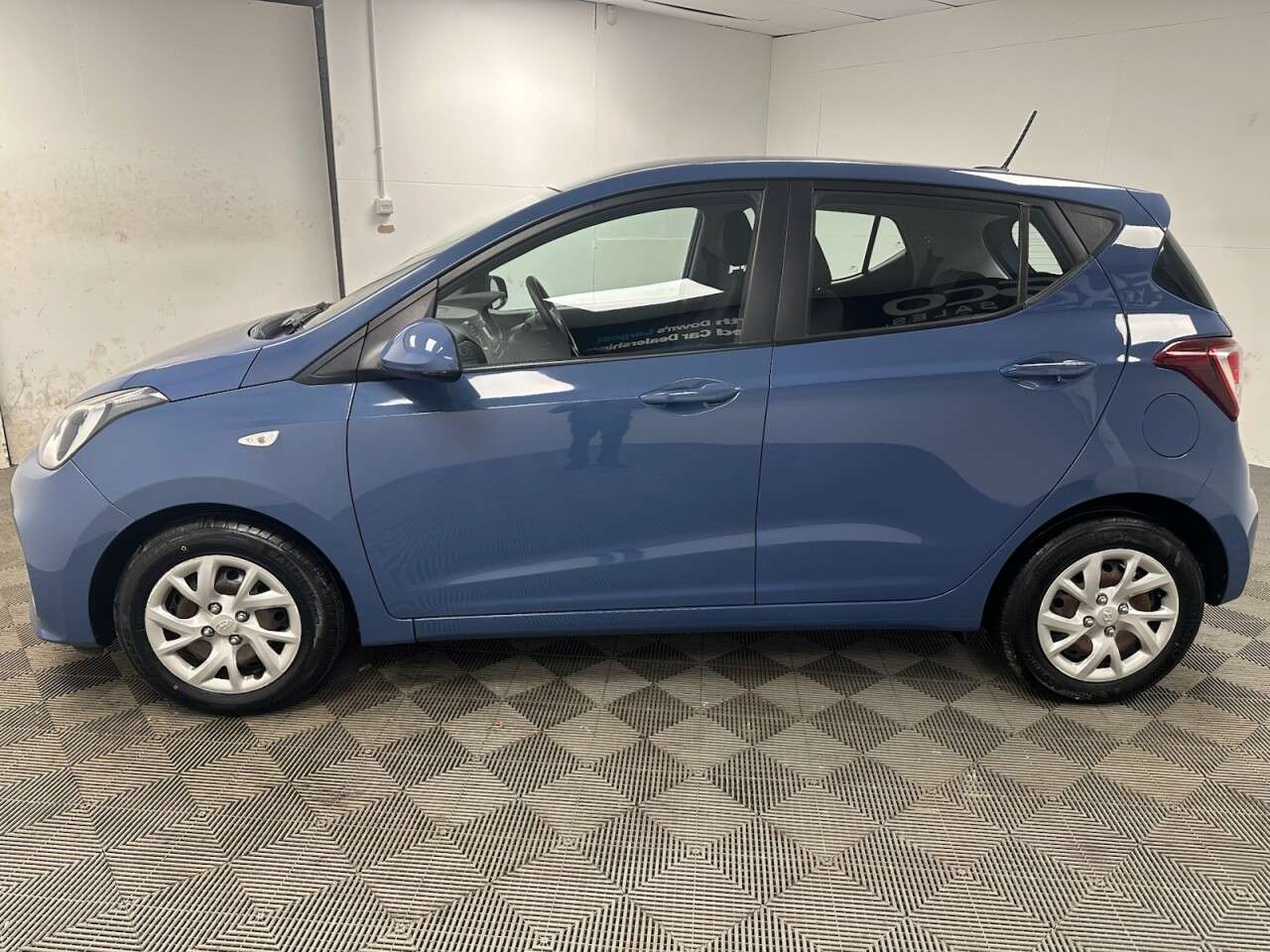 A 2017 HYUNDAI I10 1.0 SE Hatchback 5dr Petrol Manual Euro 6 (66 ps) Good Service History A 2017 HYUNDAI I10 1.0 SE Hatchback 5dr Petrol Manual Euro 6 (66 ps) Good Service History