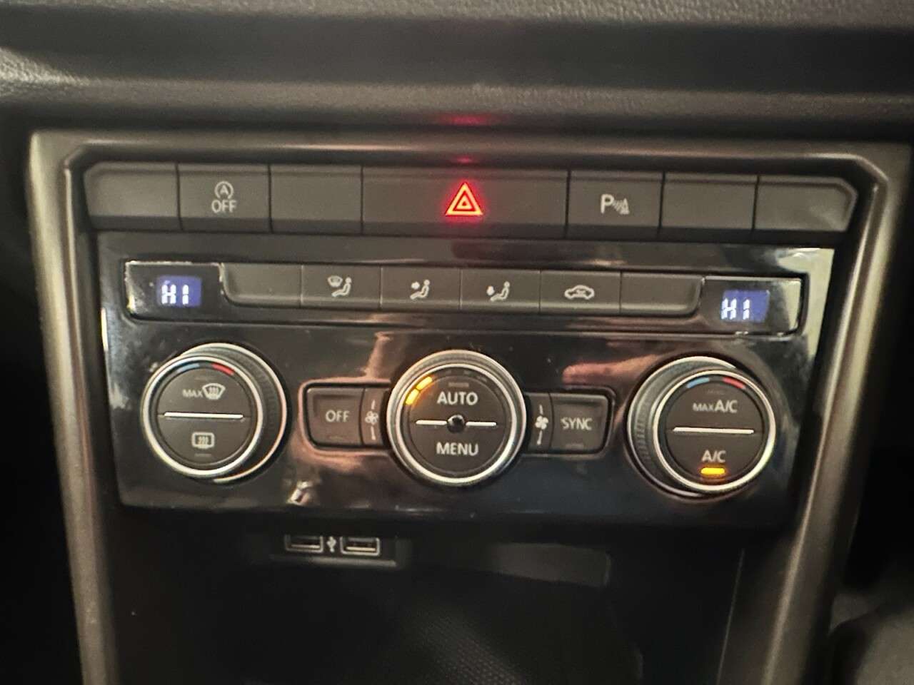 2020 VOLKSWAGEN T-ROC 2020 VOLKSWAGEN T-ROC