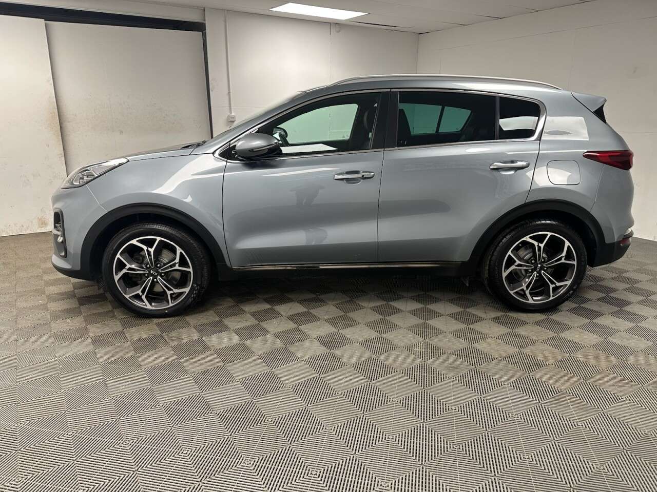 A 2020 KIA SPORTAGE 1.6 CRDi MHEV GT-Line SUV 5dr Diesel Manual Euro 6 (s/s) (134 bhp) REV CAM, A 2020 KIA SPORTAGE 1.6 CRDi MHEV GT-Line SUV 5dr Diesel Manual Euro 6 (s/s) (134 bhp) REV CAM,