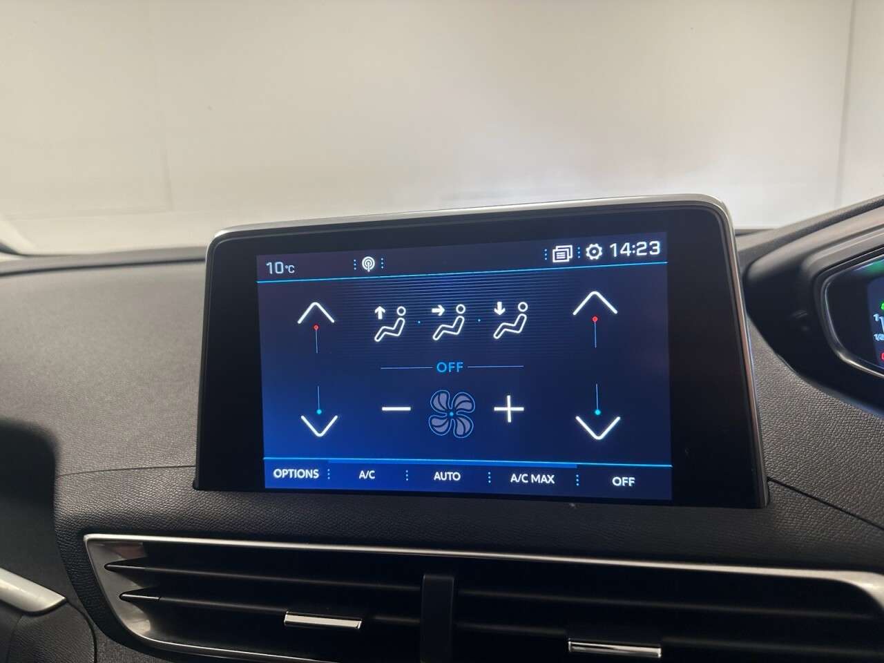 2019 PEUGEOT 3008 2019 PEUGEOT 3008