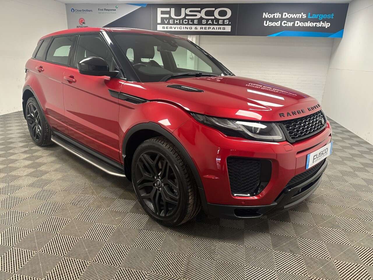 A 2019 LAND ROVER RANGE ROVER EVOQUE 2.0 Si4 HSE Dynamic SUV 5dr Petrol Auto 4WD Euro 6 (s/s) (290 bhp) Sat Nav, A 2019 LAND ROVER RANGE ROVER EVOQUE 2.0 Si4 HSE Dynamic SUV 5dr Petrol Auto 4WD Euro 6 (s/s) (290 bhp) Sat Nav,