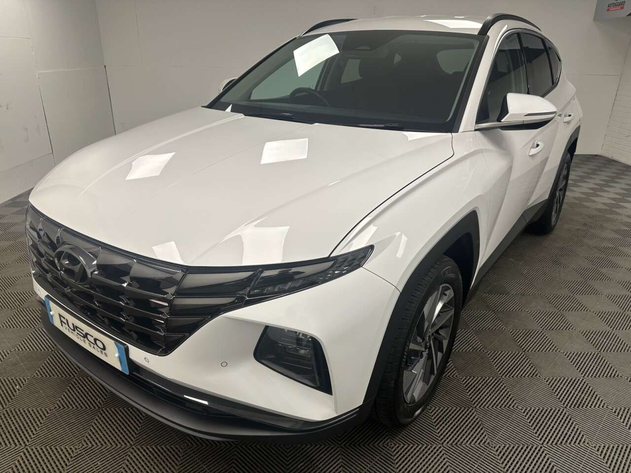A 2021 HYUNDAI TUCSON 1.6 T-GDi Premium SUV 5dr Petrol Manual Euro 6 (s/s) (150 ps) Apple Car Pla A 2021 HYUNDAI TUCSON 1.6 T-GDi Premium SUV 5dr Petrol Manual Euro 6 (s/s) (150 ps) Apple Car Pla