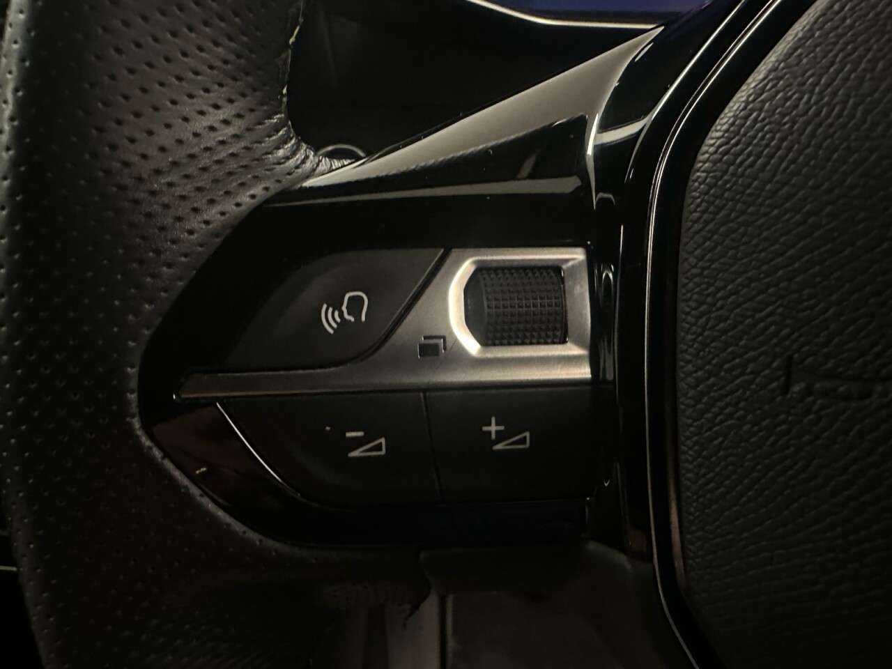 2021 PEUGEOT 2008 2021 PEUGEOT 2008