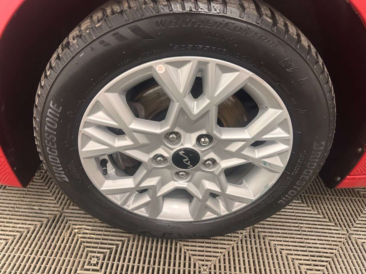 A 2022 KIA CEED 1.0 T-GDi 2 Hatchback 5dr Petrol Manual Euro 6 (s/s) (118 bhp) Cruise Contr A 2022 KIA CEED 1.0 T-GDi 2 Hatchback 5dr Petrol Manual Euro 6 (s/s) (118 bhp) Cruise Contr