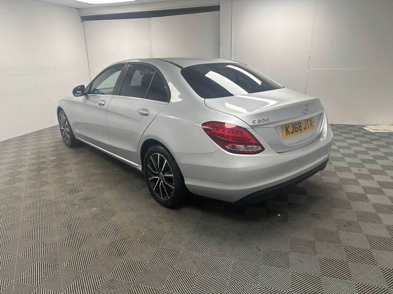 A 2019 MERCEDES-BENZ C-CLASS 1.5 C200 MHEV EQ Boost SE Saloon 4dr Petrol G-Tronic+ Euro 6 (s/s) (198 ps) A 2019 MERCEDES-BENZ C-CLASS 1.5 C200 MHEV EQ Boost SE Saloon 4dr Petrol G-Tronic+ Euro 6 (s/s) (198 ps)