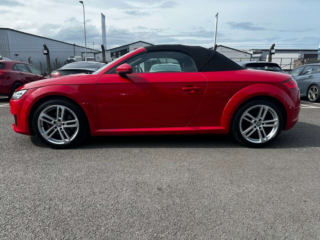 A 2016 AUDI TT 2.0 TDI ultra Sport Roadster 2dr Diesel Manual Euro 6 (s/s) (184 ps) Alcant A 2016 AUDI TT 2.0 TDI ultra Sport Roadster 2dr Diesel Manual Euro 6 (s/s) (184 ps) Alcant