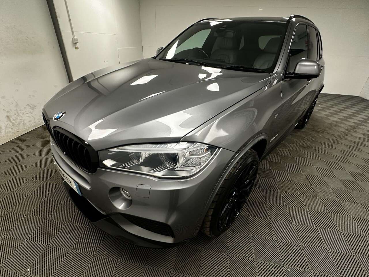 A 2016 BMW X5 3.0 40d M Sport SUV 5dr Diesel Auto xDrive Euro 6 (s/s) (313 ps) heated sea A 2016 BMW X5 3.0 40d M Sport SUV 5dr Diesel Auto xDrive Euro 6 (s/s) (313 ps) heated sea