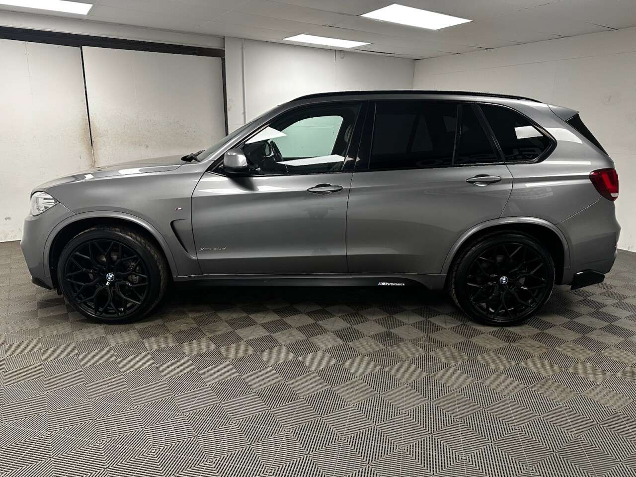 A 2016 BMW X5 3.0 40d M Sport SUV 5dr Diesel Auto xDrive Euro 6 (s/s) (313 ps) heated sea A 2016 BMW X5 3.0 40d M Sport SUV 5dr Diesel Auto xDrive Euro 6 (s/s) (313 ps) heated sea