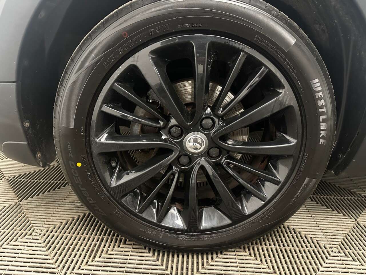 A 2019 VAUXHALL CROSSLAND X 1.2 Turbo Elite SUV 5dr Petrol Auto Euro 6 (s/s) (130 ps) Front/rear parkin A 2019 VAUXHALL CROSSLAND X 1.2 Turbo Elite SUV 5dr Petrol Auto Euro 6 (s/s) (130 ps) Front/rear parkin