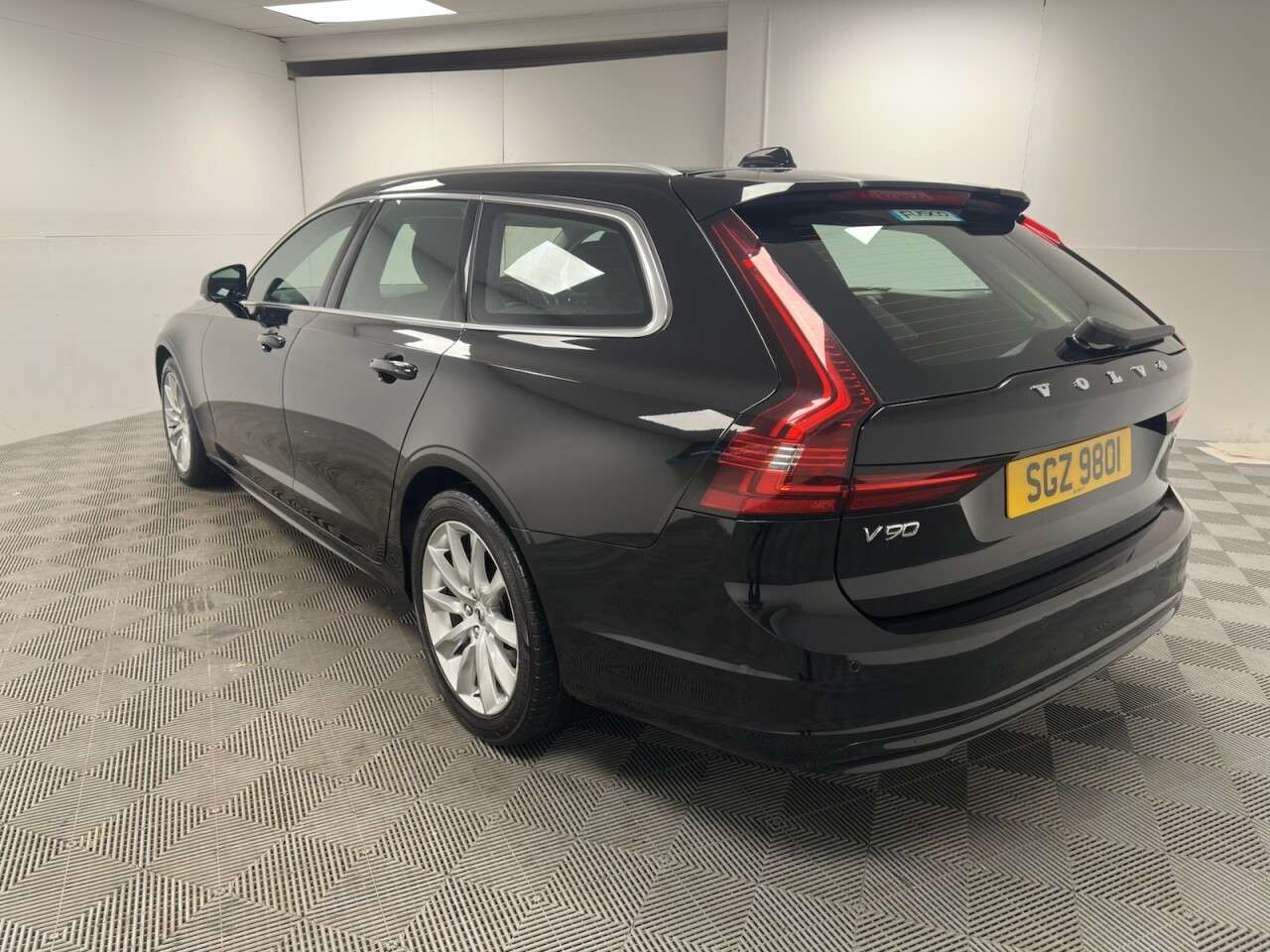 2020 VOLVO V90 2020 VOLVO V90