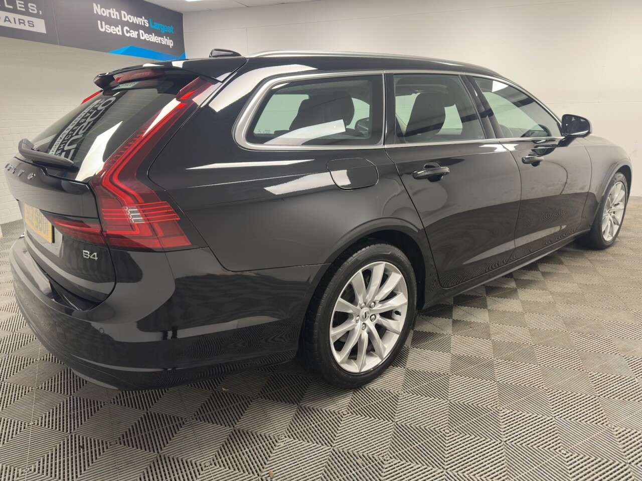 2020 VOLVO V90 2020 VOLVO V90