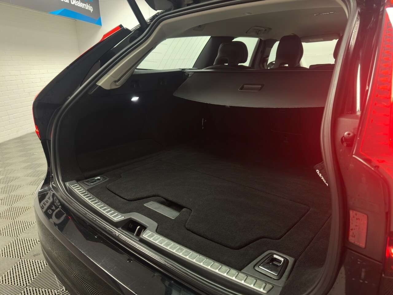 2020 VOLVO V90 2020 VOLVO V90