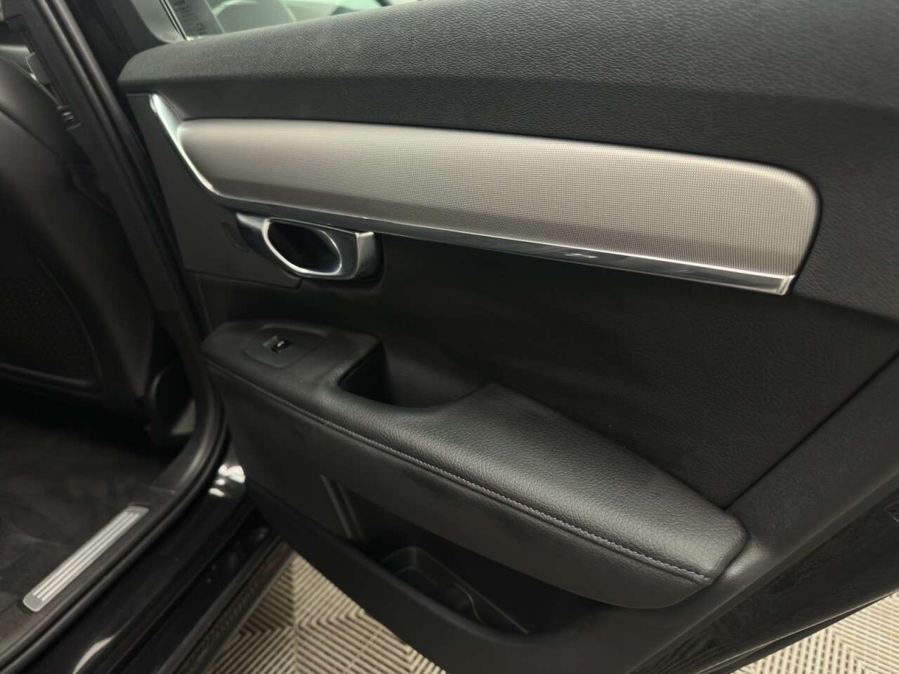 2020 VOLVO V90 2020 VOLVO V90