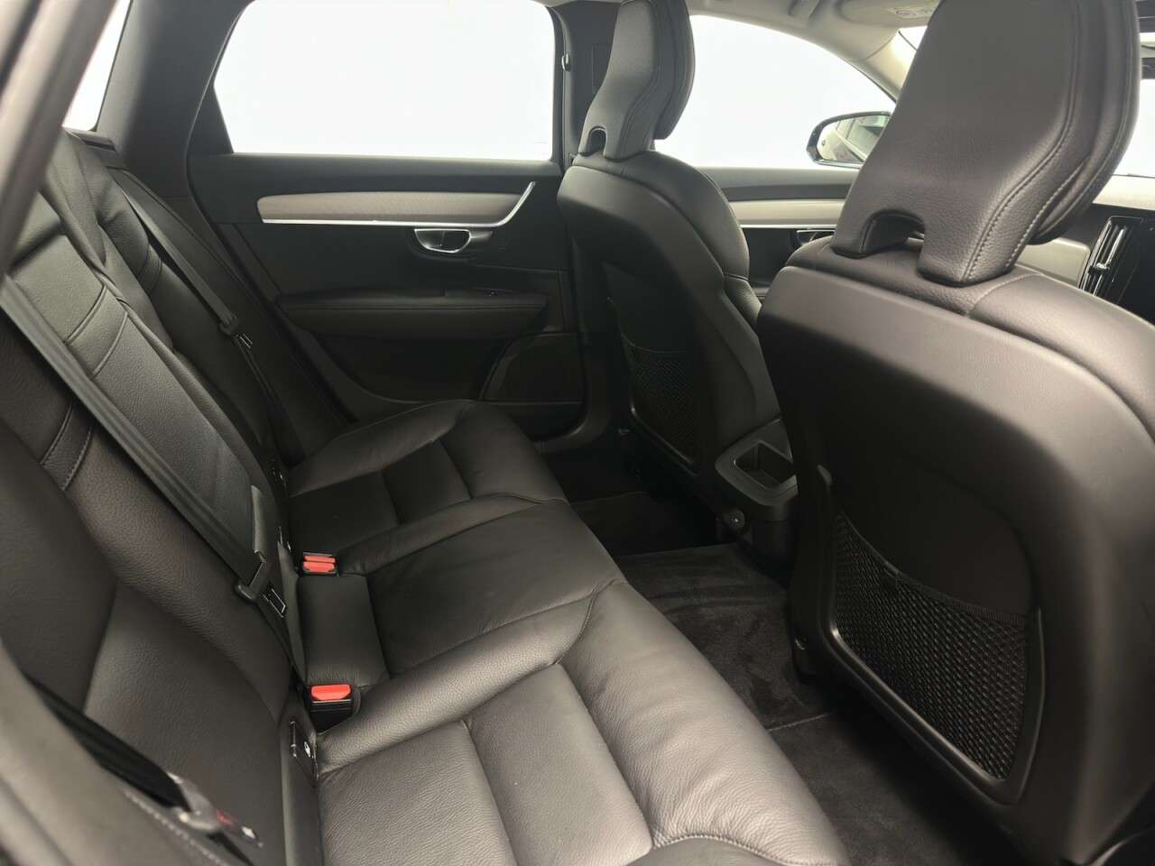 2020 VOLVO V90 2020 VOLVO V90