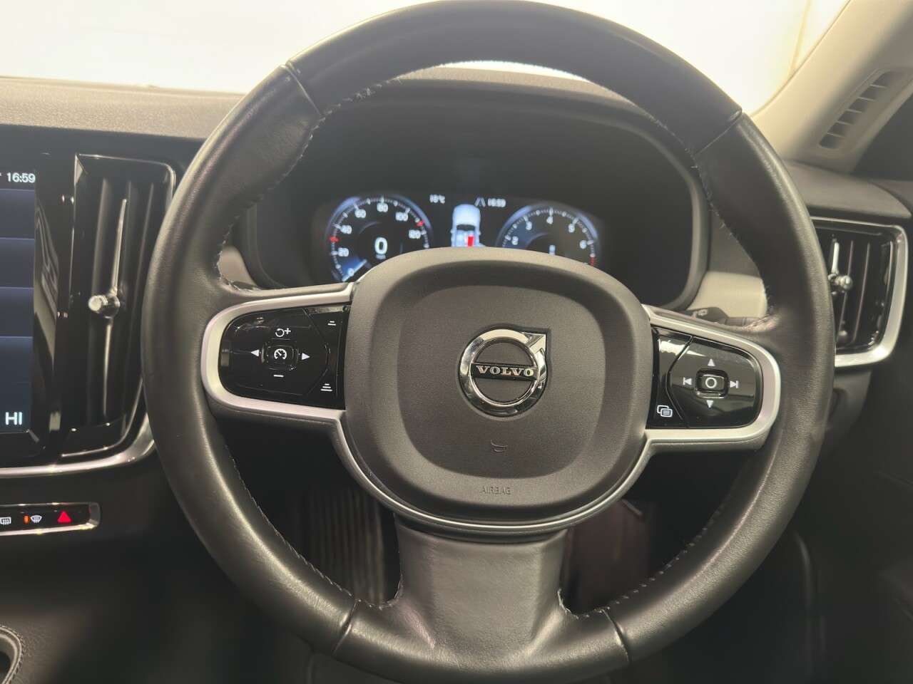 2020 VOLVO V90 2020 VOLVO V90