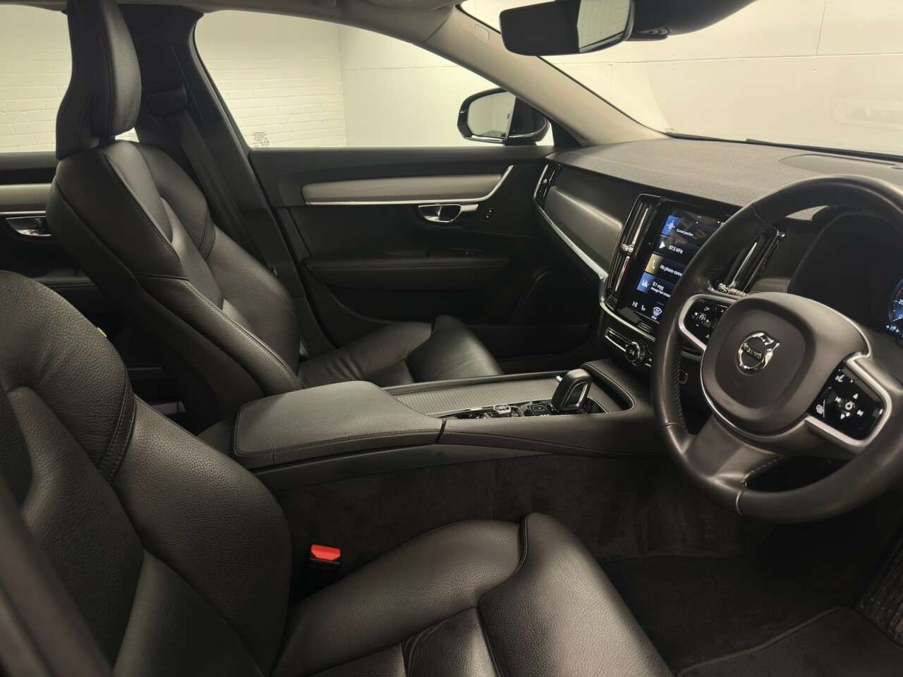 2020 VOLVO V90 2020 VOLVO V90