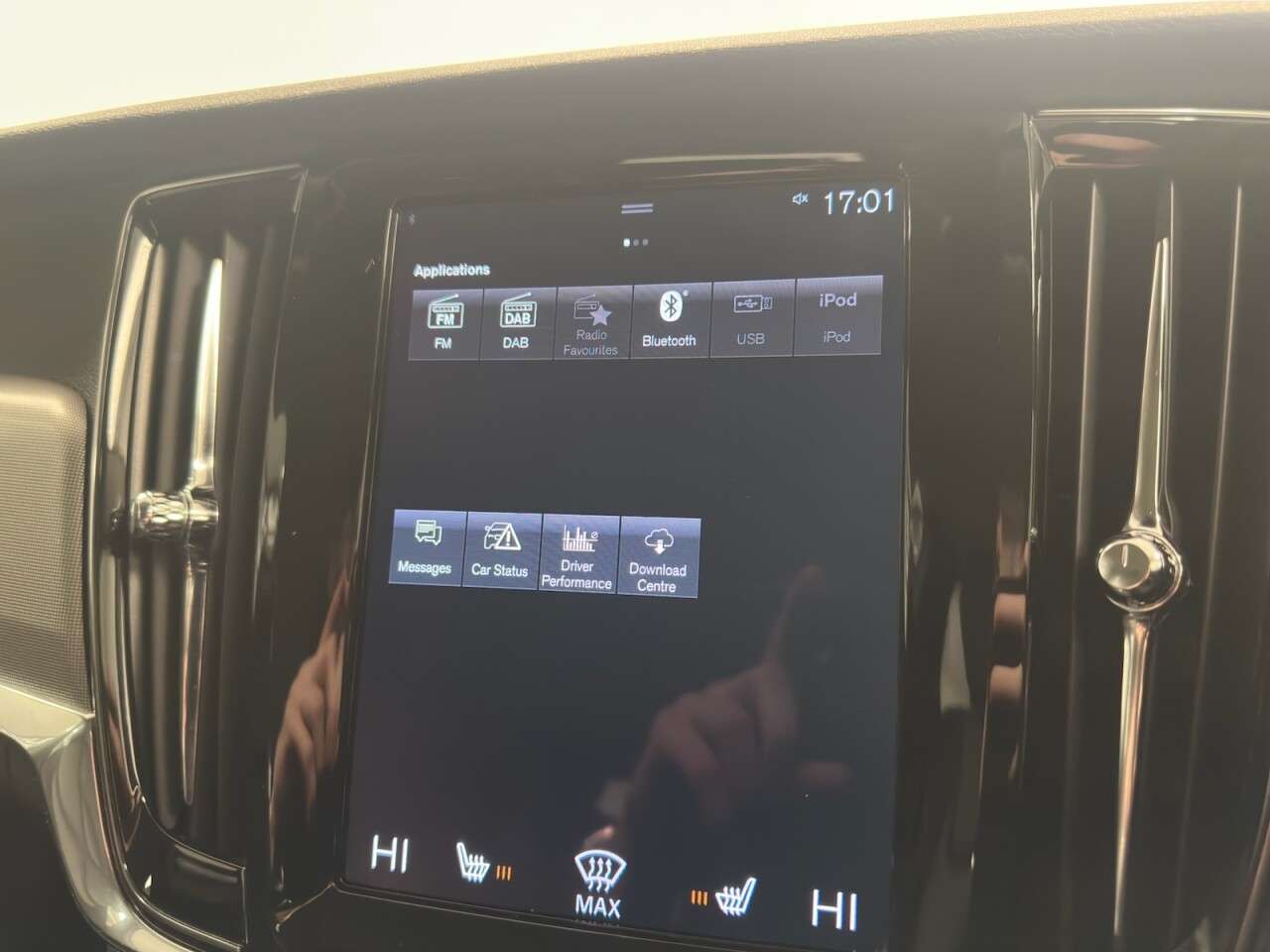 2020 VOLVO V90 2020 VOLVO V90