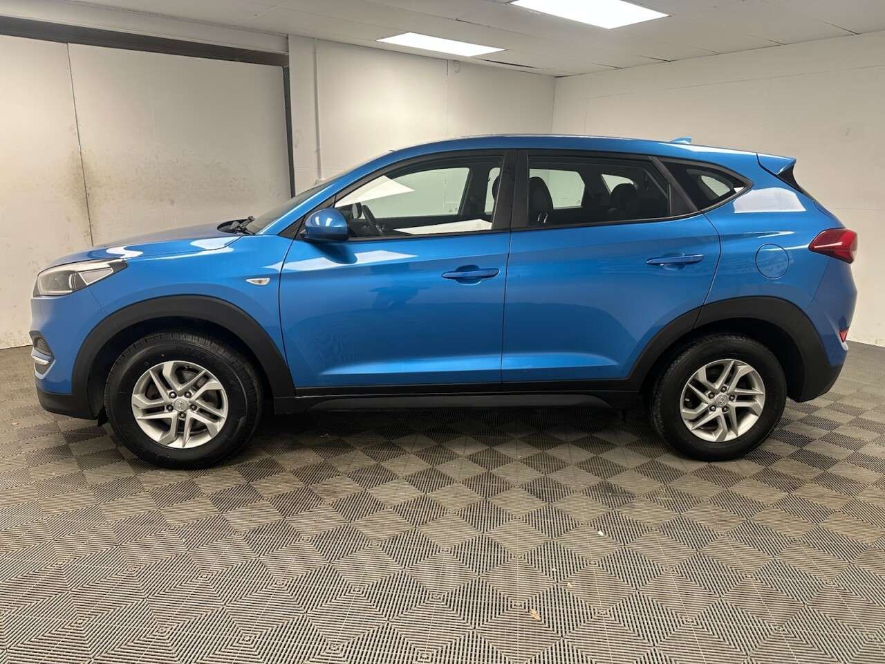 A 2017 HYUNDAI TUCSON 1.6 GDi Blue Drive S SUV 5dr Petrol Manual Euro 6 (s/s) (132 ps) Bluetooth, A 2017 HYUNDAI TUCSON 1.6 GDi Blue Drive S SUV 5dr Petrol Manual Euro 6 (s/s) (132 ps) Bluetooth,