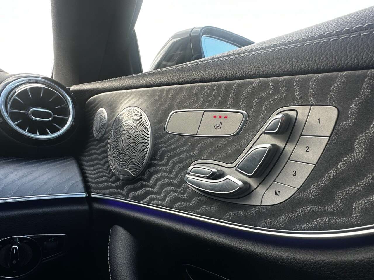 2022 MERCEDES-BENZ E 300 2022 MERCEDES-BENZ E 300
