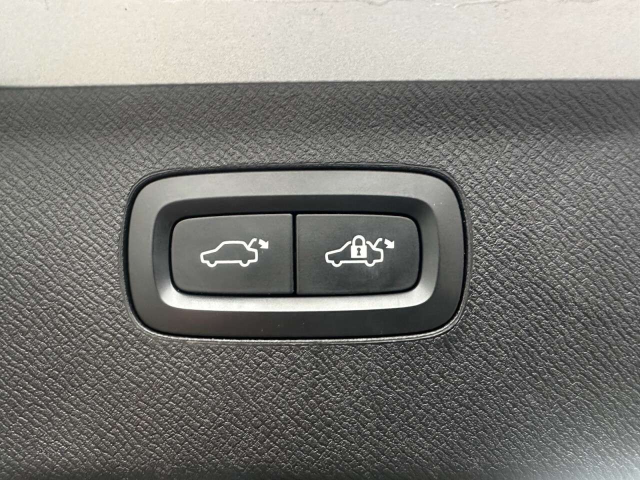 2017 VOLVO XC90 2017 VOLVO XC90