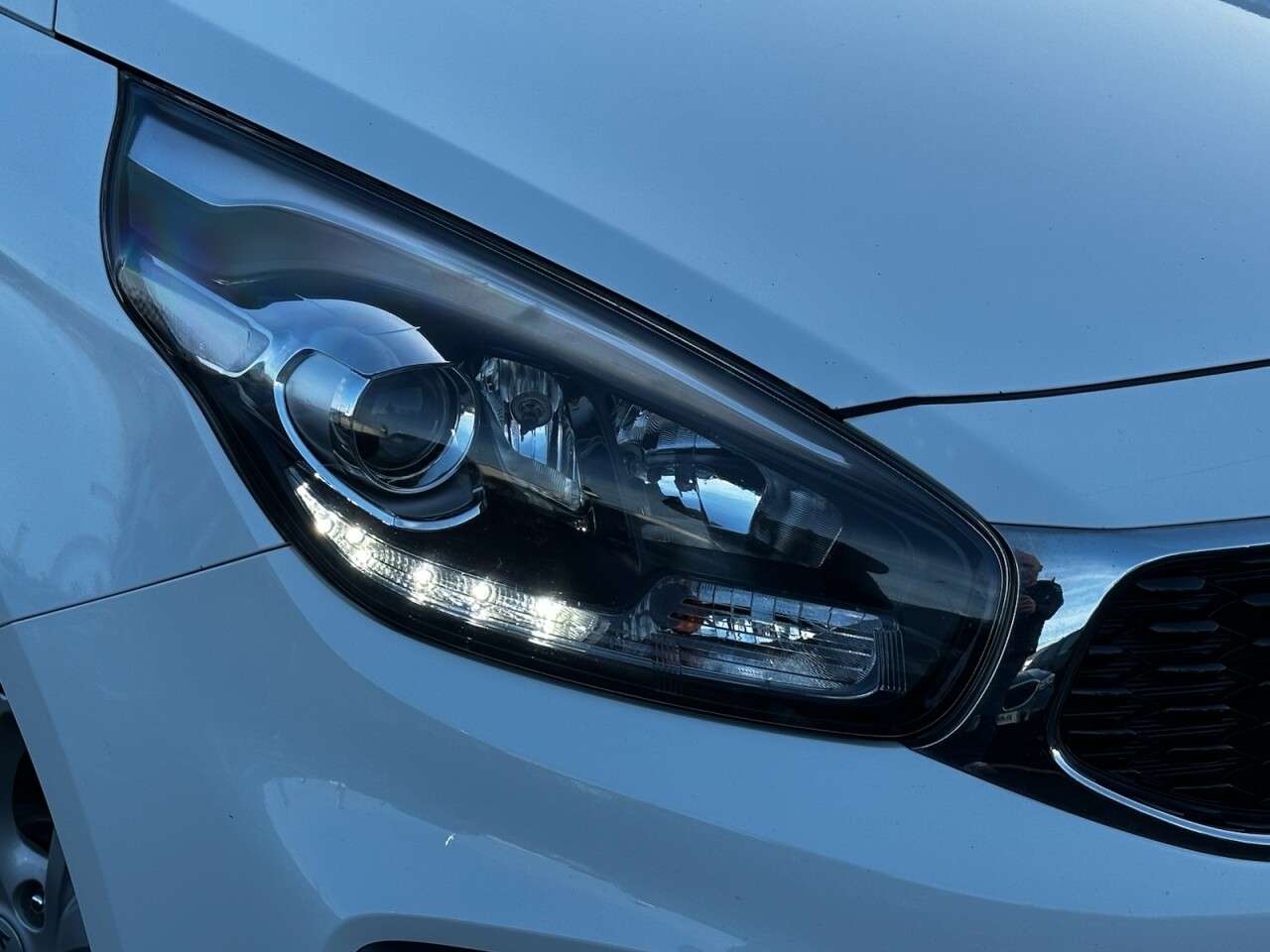 A 2017 KIA CARENS 1.6 GDi 2 MPV 5dr Petrol Manual Euro 6 (s/s) (133 bhp) Full Service History A 2017 KIA CARENS 1.6 GDi 2 MPV 5dr Petrol Manual Euro 6 (s/s) (133 bhp) Full Service History