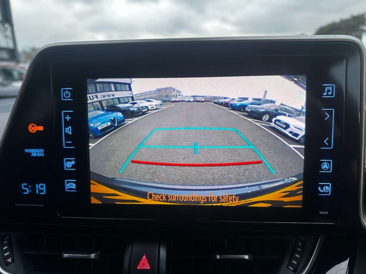 2019 TOYOTA C-HR 2019 TOYOTA C-HR